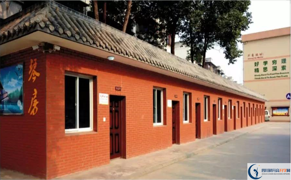 升庵中學(xué)住宿費(fèi)用是多少？