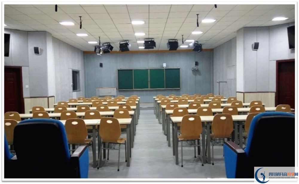 成都石室中學(xué)的高中住宿怎么樣？