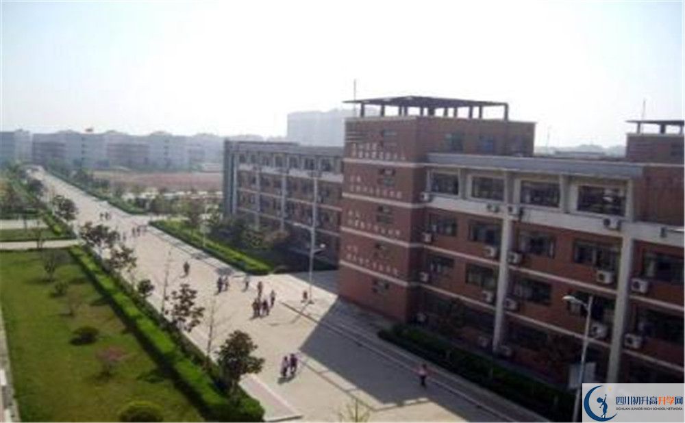 都江堰中學(xué)的高中住宿怎么樣？