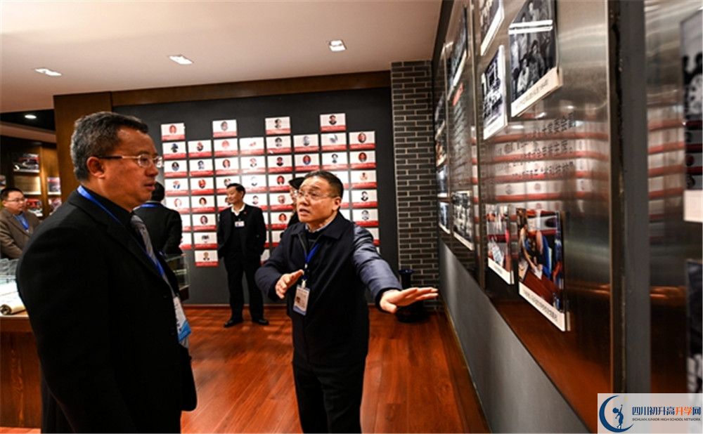 成都十二中平行班與實(shí)驗(yàn)班差多少？
