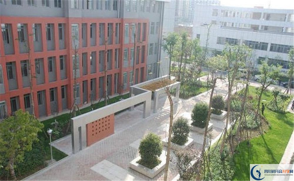 成都經(jīng)濟(jì)技術(shù)開發(fā)區(qū)實驗中學(xué)位置在哪里？