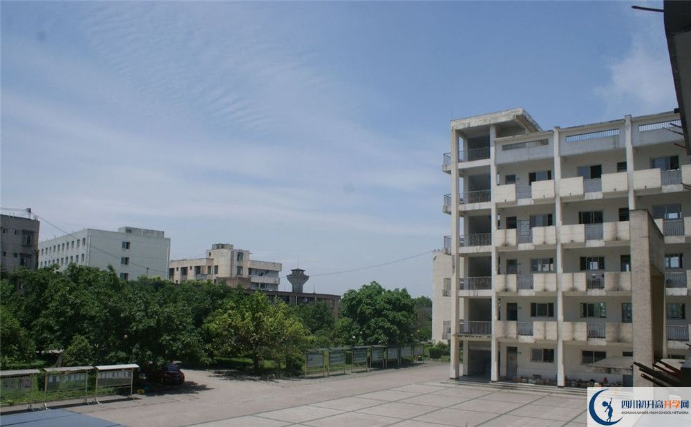 高埂中學(xué)平行班與實(shí)驗(yàn)班差多少？
