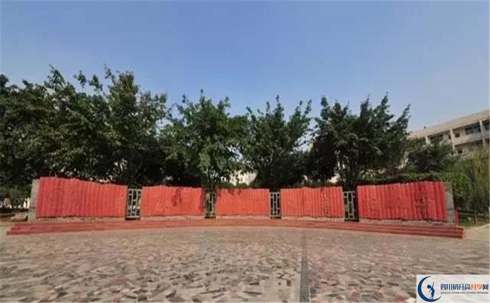 溫江二中實驗班人數(shù)是多少？