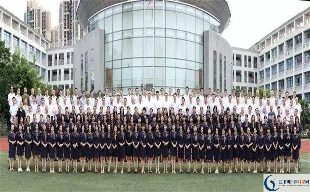 四川大學附屬中學高中分班考試難嗎？