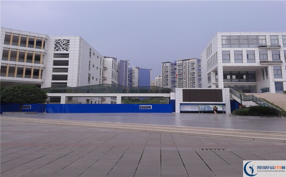 成都市第三中學(xué)高中分班考試難嗎？