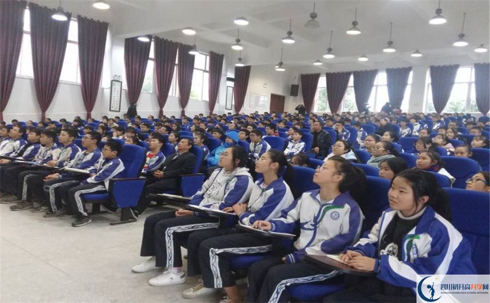 金堂實驗中學高中分班考試難嗎？