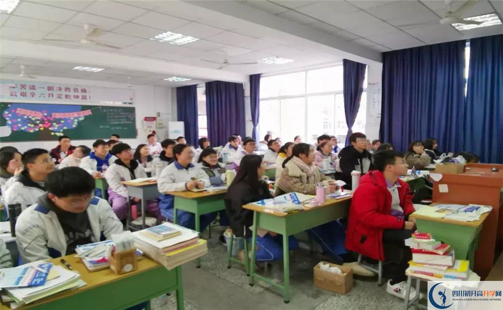 簡陽中學(xué)實(shí)驗(yàn)班學(xué)費(fèi)貴嗎？