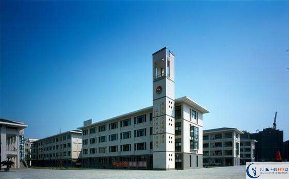都江堰外國(guó)語(yǔ)實(shí)驗(yàn)學(xué)校學(xué)費(fèi)是多少錢？